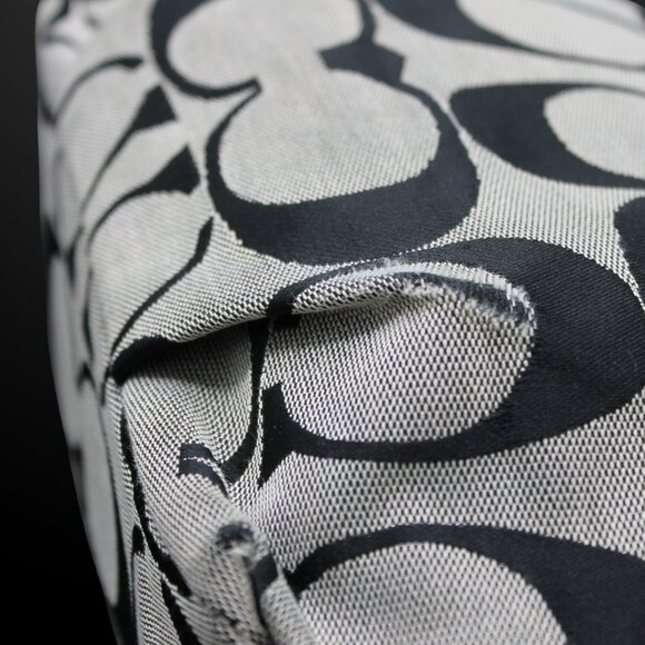 COACH Signature Shoulder Bag, Handbag Purse, Adjustable Strap, Hobo Style F15067 - Picture 3 of 11